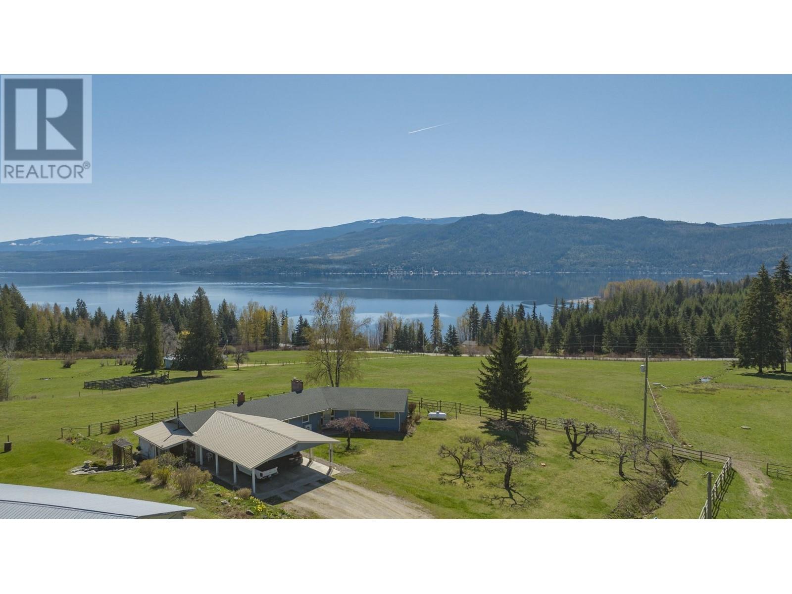 6197 Line 17 Road, Magna Bay, British Columbia  V0E 1M7 - Photo 1 - 10343020