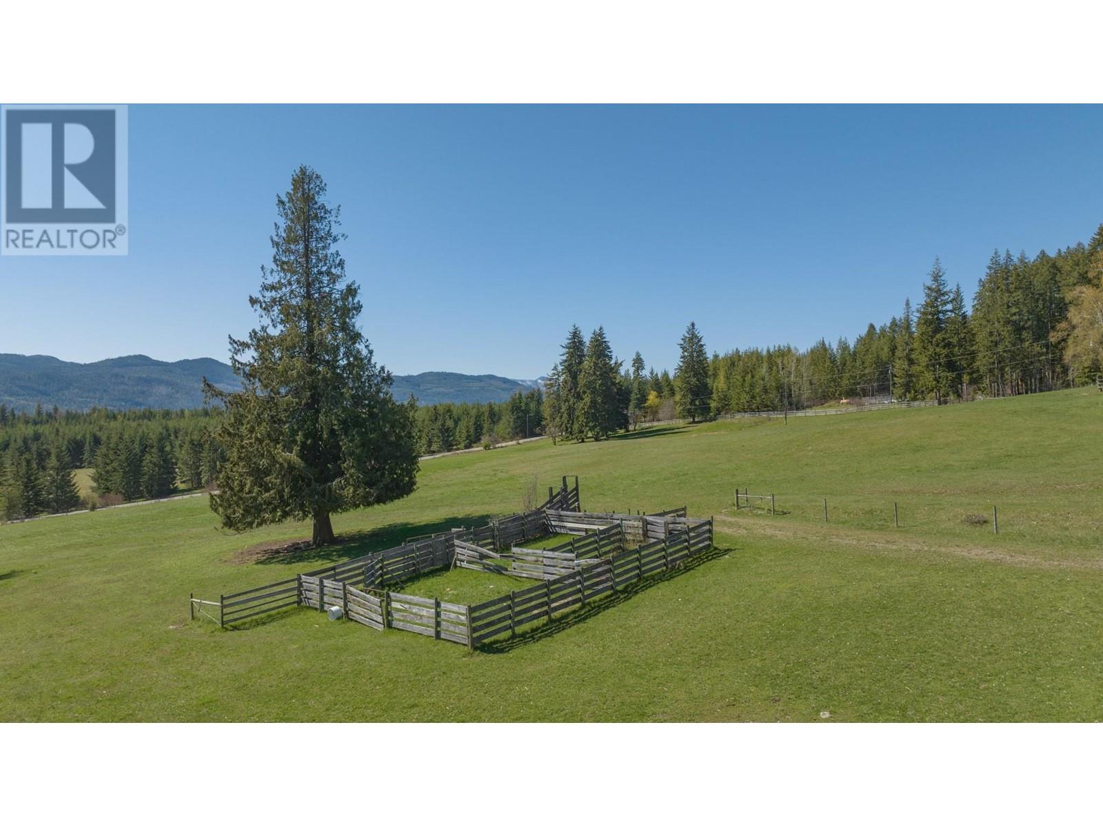 6197 Line 17 Road, Magna Bay, British Columbia  V0E 1M7 - Photo 38 - 10343020