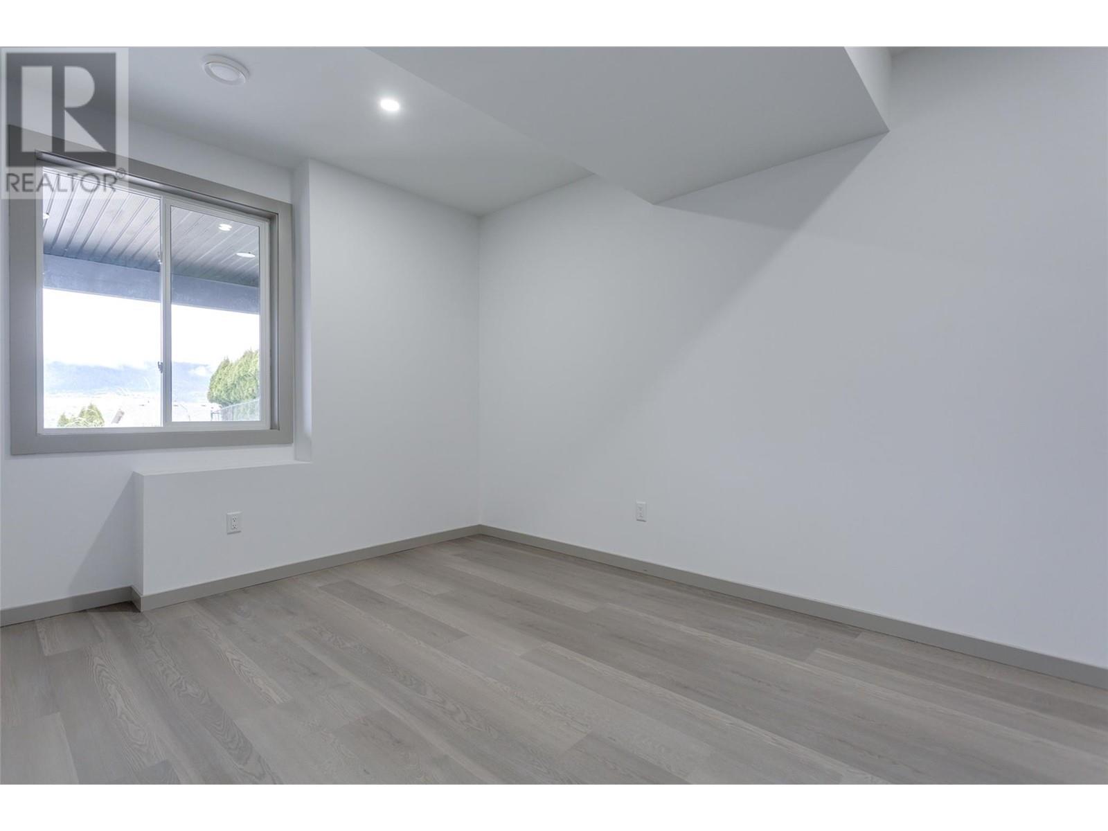 7217 Lakeridge Place, Vernon, British Columbia  V1H 1Y3 - Photo 44 - 10343889