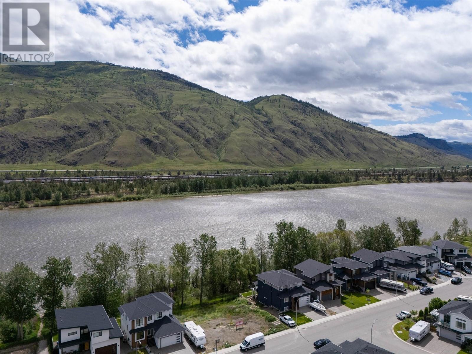 2730 Beachmount Crescent, Kamloops, British Columbia  V2E 0E6 - Photo 4 - 10344067