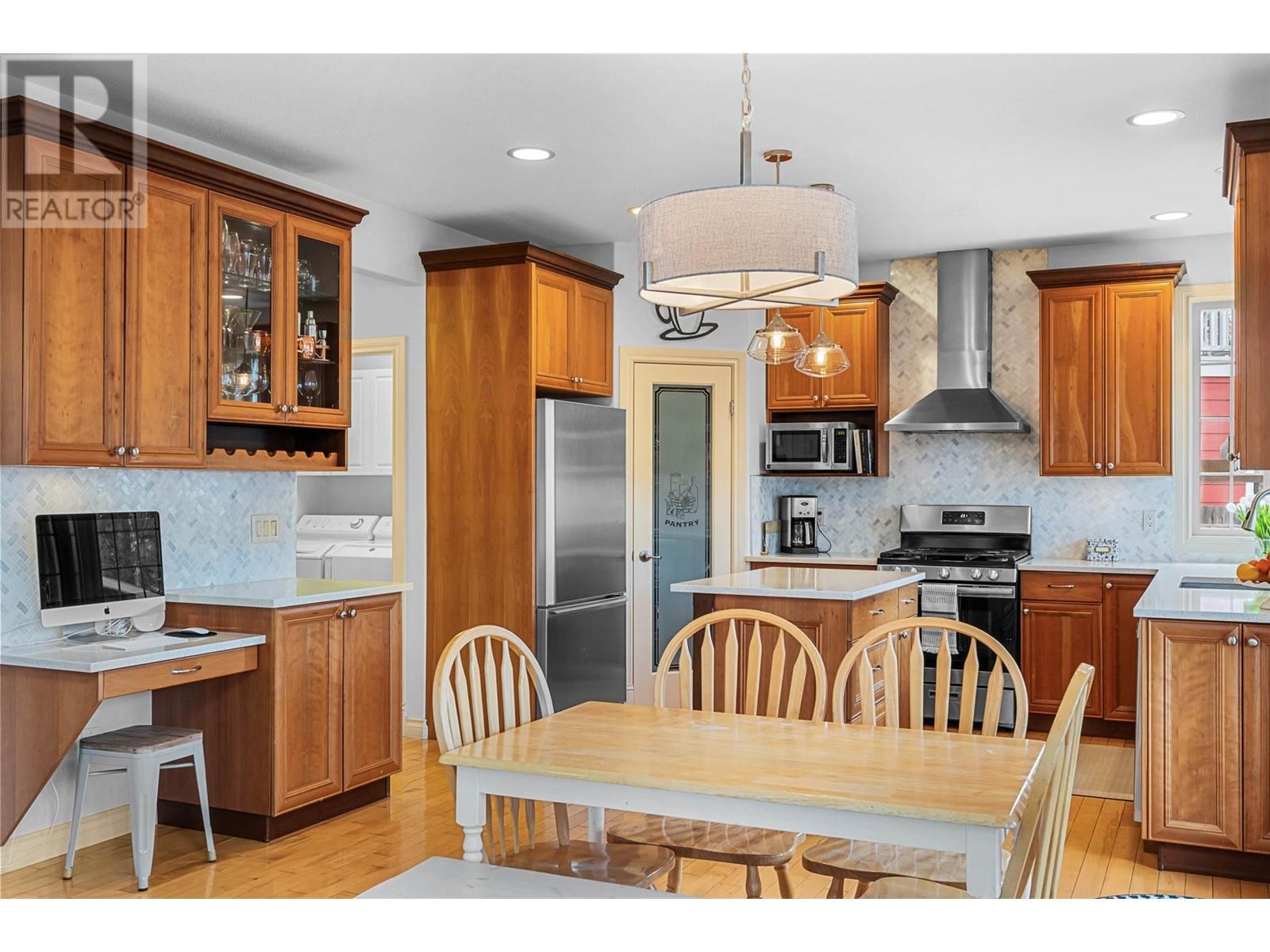 3780 Overlander Drive, Kamloops, British Columbia  V2B 8M8 - Photo 6 - 10343924
