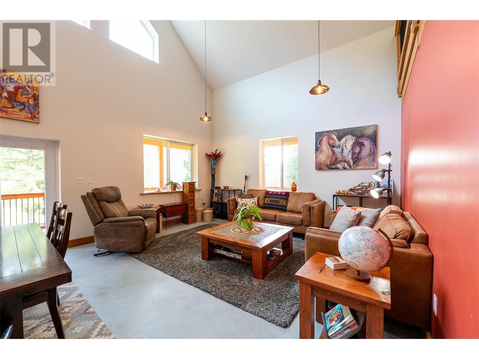 8774 6 Highway, Salmo, British Columbia  V0G 1Z0 - Photo 13 - 10343213