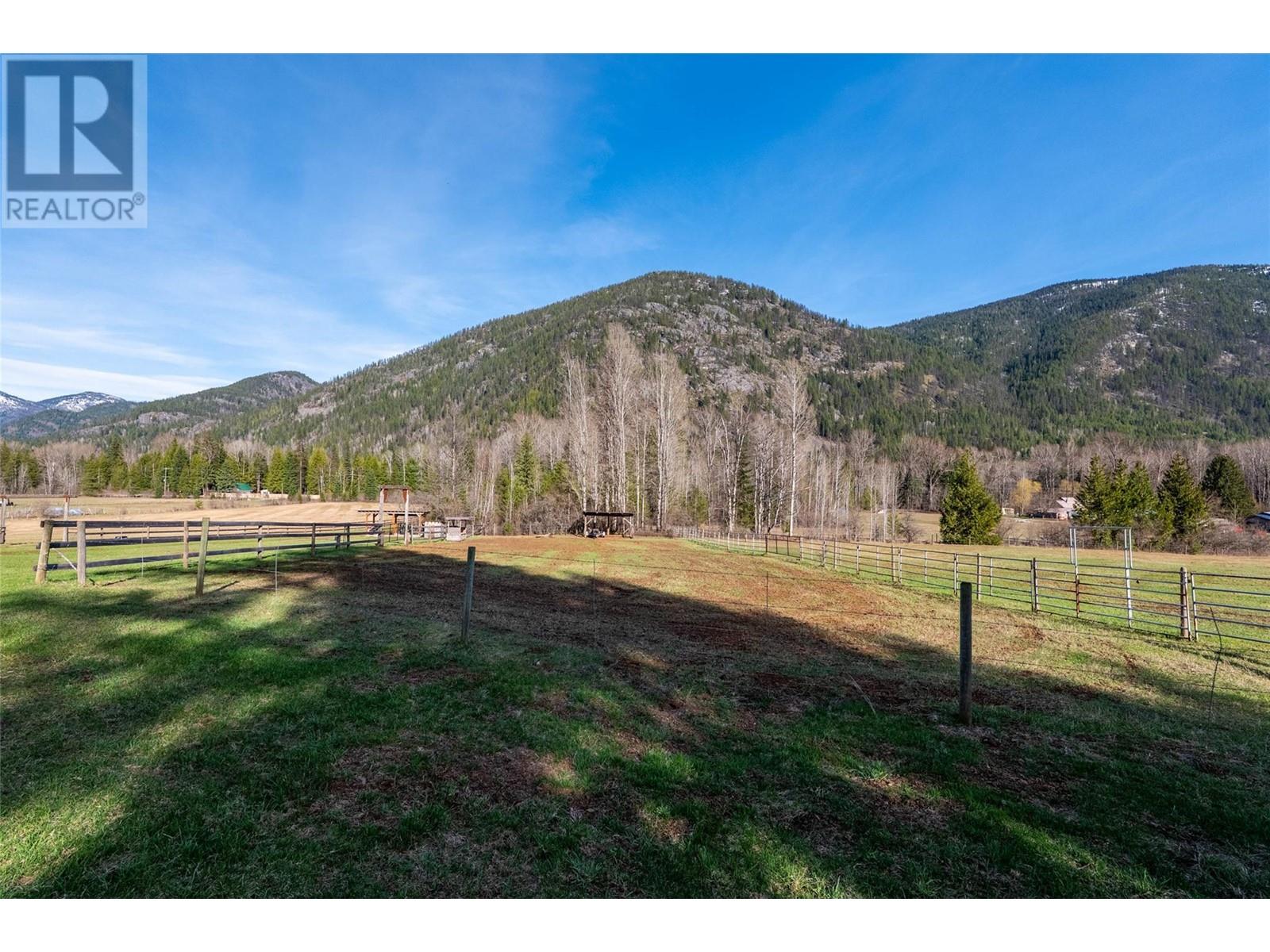 8774 6 Highway, Salmo, British Columbia  V0G 1Z0 - Photo 63 - 10343213
