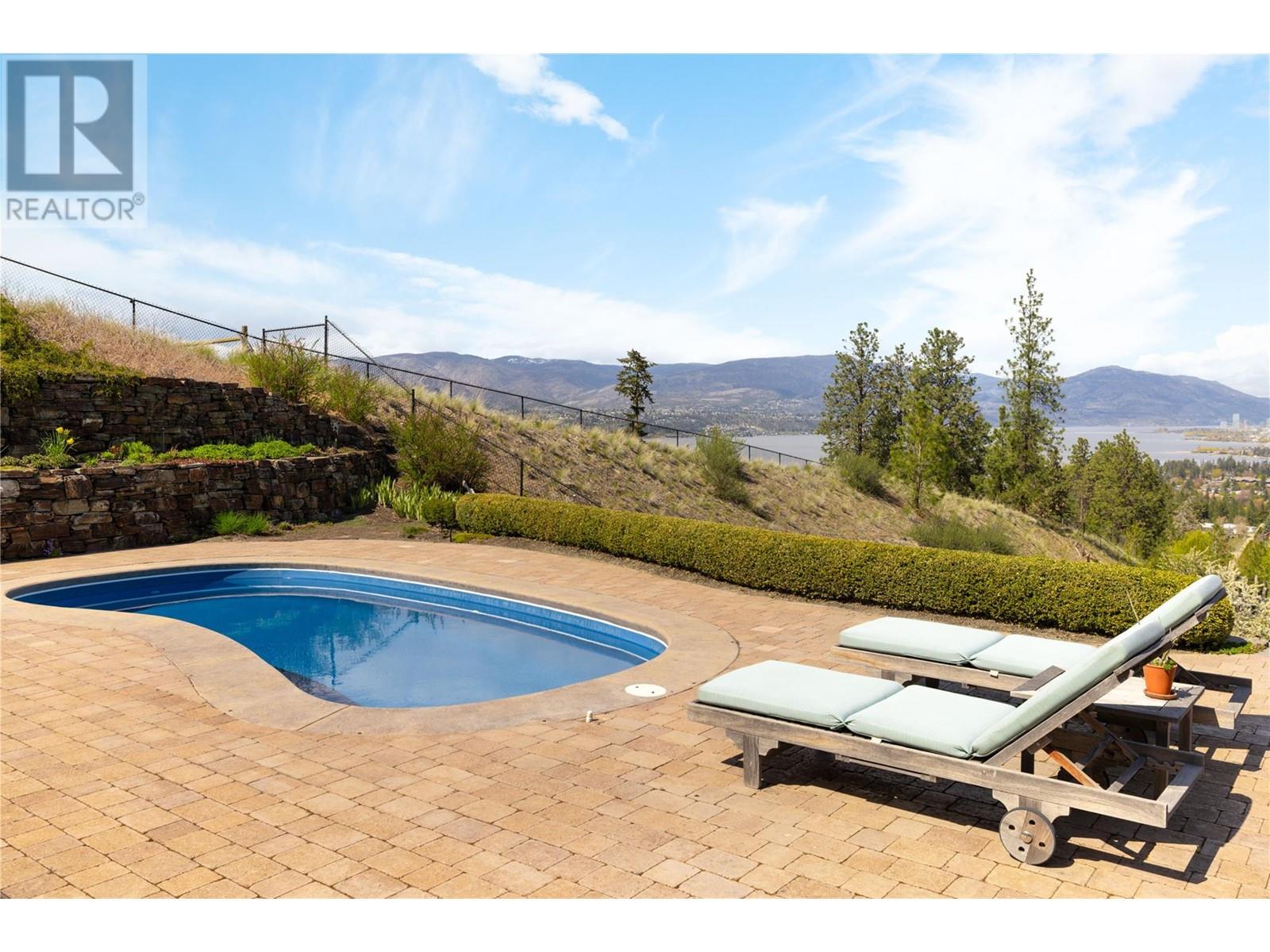 605 Almandine Court, Kelowna, British Columbia  V1W 4Z5 - Photo 16 - 10343905