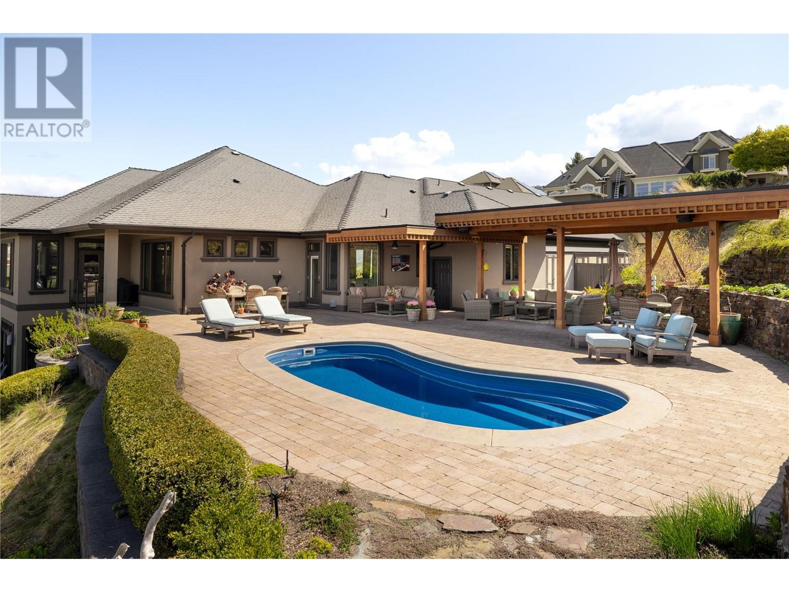 605 Almandine Court, Kelowna, British Columbia  V1W 4Z5 - Photo 18 - 10343905