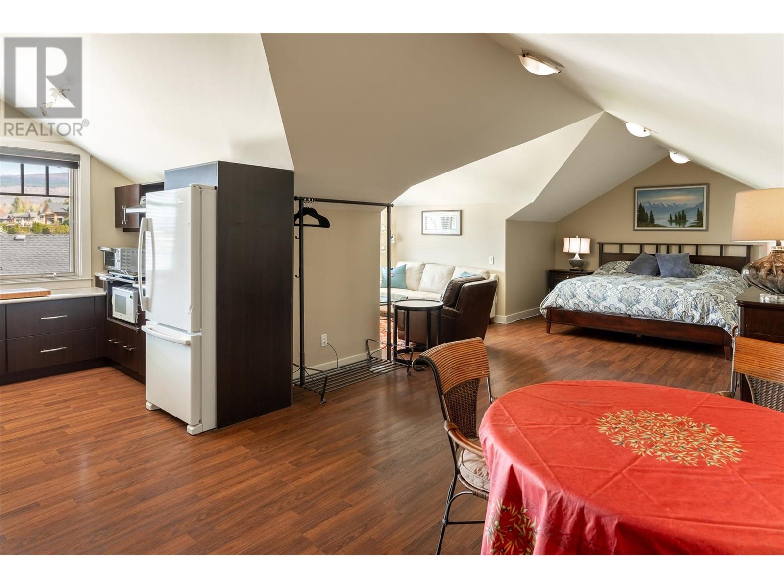 605 Almandine Court, Kelowna, British Columbia  V1W 4Z5 - Photo 43 - 10343905